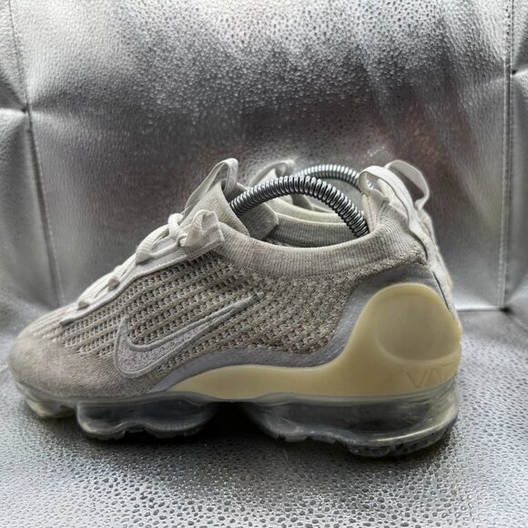 Size 9 Nike Air VaporMax Flyknit White Pure Platinum Womens Sneakers DC4112-100 - Picture 8 of 13